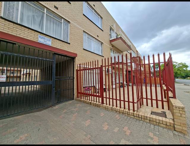 1 BEDROOM FLAT FOR SALE IN VEREENIGING CENTRAL